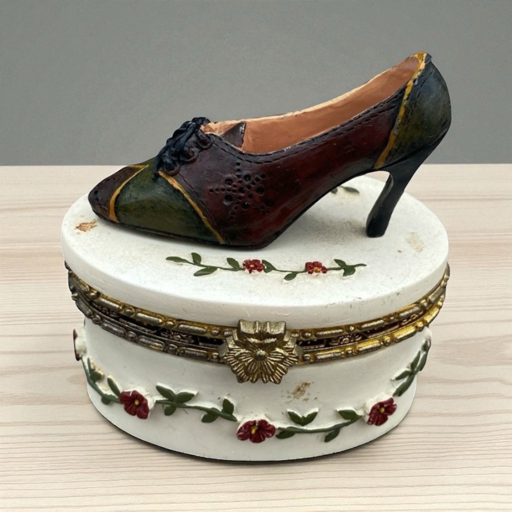 Vintage Willow Hall Oval Ceramic Shoe Trinket - Picture 3 of 13
